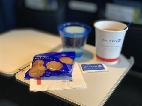| United Airlines Introduces New First-Class Menus and Snack Pre-Order Options for CoachFrequent ...