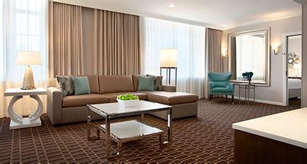 Hotel Accommodations in New Orleans, Louisiana | Hilton New Orleans St. Charles Avenue ...