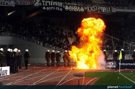 Panathinaikos fans v Olympiacos - Planet Football