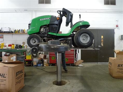 Zero Turn & Riding Lawn Mower Lifts For Sale | 360 Degree View