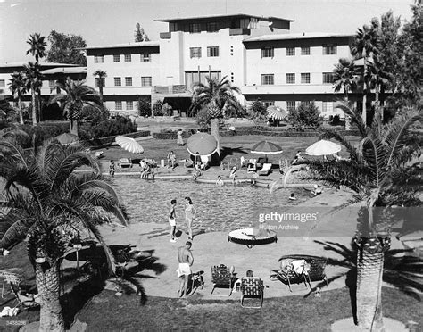 The outdoor swimming pool at Bugsy Siegel's Flamingo Hotel, Las... | Vegas vacation, Flamingo ...