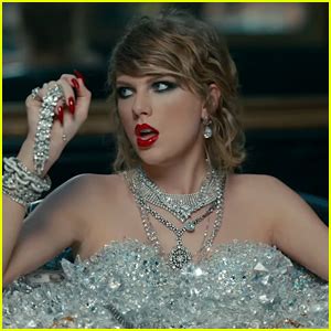 Taylor Swift Breaks Record for Most Views of a Music Video in 24 Hours! | Music, Taylor Swift ...