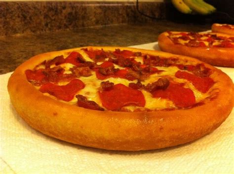 Copycat Pizza Hut Original Pan Pizza Recipe | CDKitchen.com (2022)