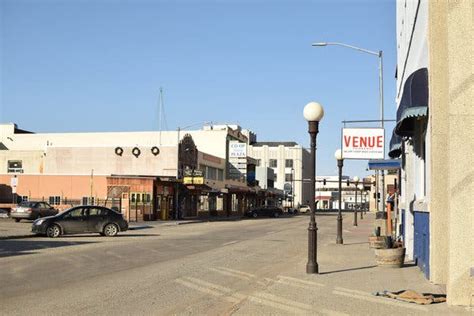 Serving Wings and a Prayer: It’s Back to Business for Fairbanks ...