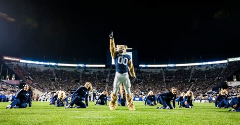 BYU mascot Cosmo’s latest stunt: Push-ups – Deseret News