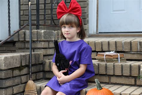 Kiki Delivery Service Halloween Costume, Kids Kiki Costume, Young Witch ...