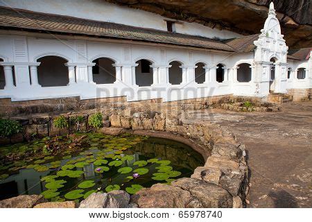 Cave Temple Sri Lanka Image & Photo (Free Trial) | Bigstock