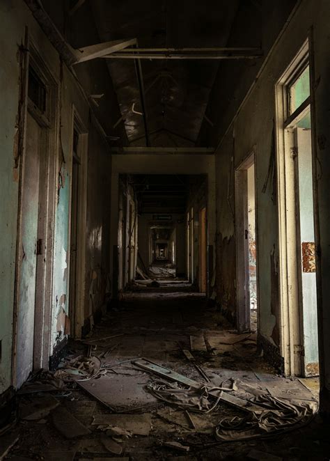 Scary Hallway Pictures | Download Free Images on Unsplash