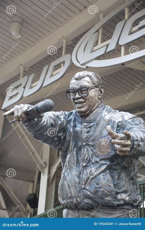 Harry Caray Statue At Wrigley Field Editorial Image | CartoonDealer.com #186411196