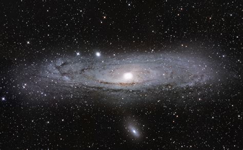 M31 - Andromeda Galaxy | Astronomy Pictures at Orion Telescopes