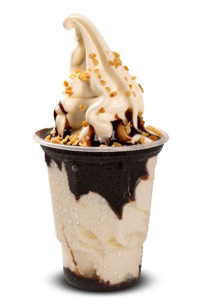 Sundae com calda de chocolate | Foto Premium