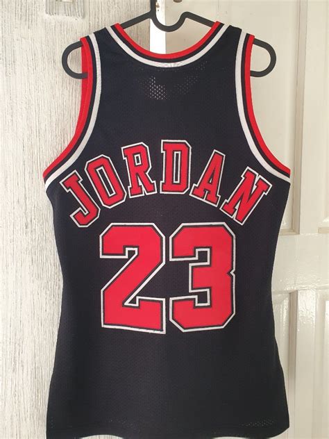 Michael Jordan jersey on Carousell