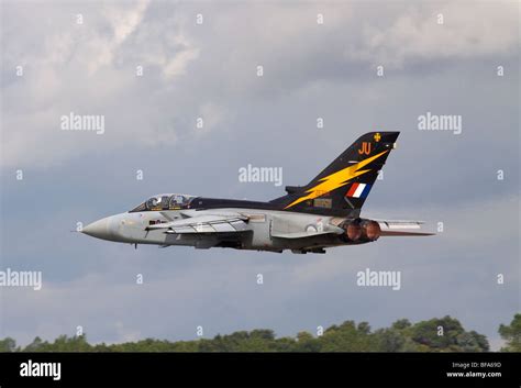 ZE734 Royal Air Force Panavia Tornado F3 jet fighter taking off from Fairford Stock Photo - Alamy