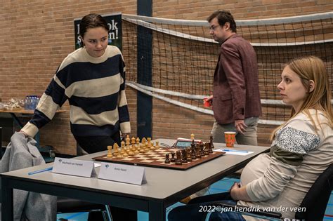 Machteld van Foreest op voorsprong NK Schaken in Groningen | Remise bij de mannen ...