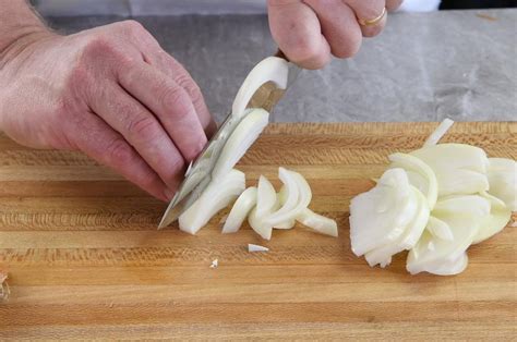 How to Cut Onions 3 Ways