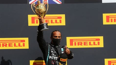 Lewis Hamilton holds on to win wild British GP - Web Top News