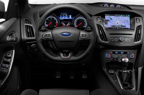 2017 Ford Focus ST Pictures - 30 Photos | Edmunds