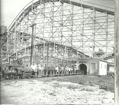 The Digital Research Library of Illinois History Journal™ : Riverview (Amusement) Park, 3300 ...