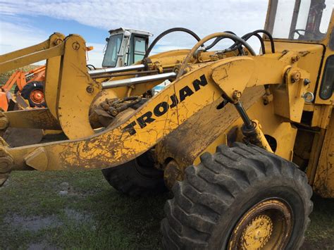 2087174 | Trojan 2000 Loader Arm for Sale