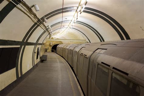 A Guide to London's Underground Abandoned Ghost Stations - Londontopia