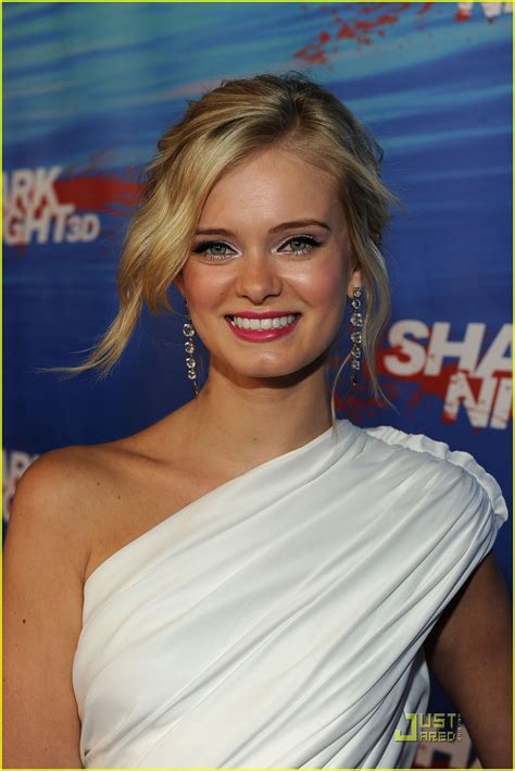 Sara Paxton: 'Shark Night 3D' Premiere! | Photo 434612 - Photo Gallery | Just Jared Jr.