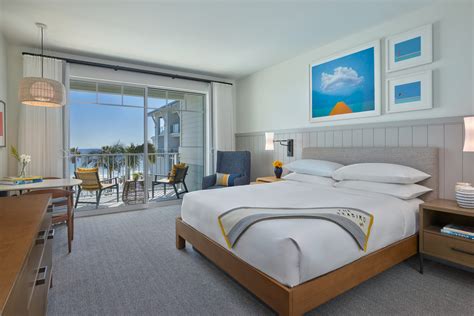 1 King Bed ADA with Tub Ocean View Room | The Seabird Resort