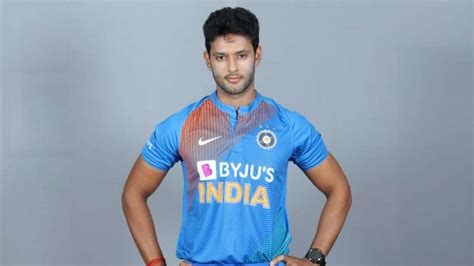 Shivam Dube Biography, Wiki, Height, Age, Weight, Girlfriend, Wife