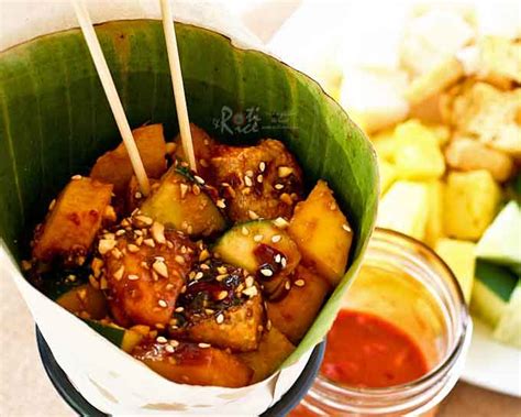 Rojak - Malaysian Spicy Fruit Salad and Sambal Belacan - Roti n Rice