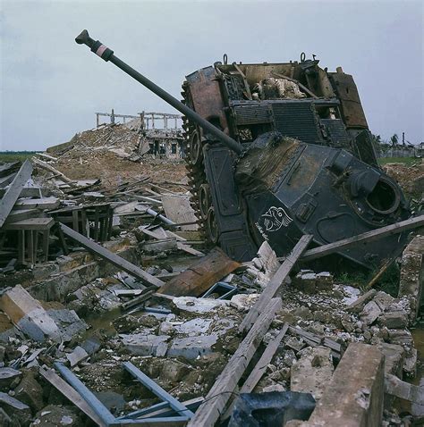 Destroyed ARVN M41, Quang Tri, 1972 North Vietnam, Vietnam History ...