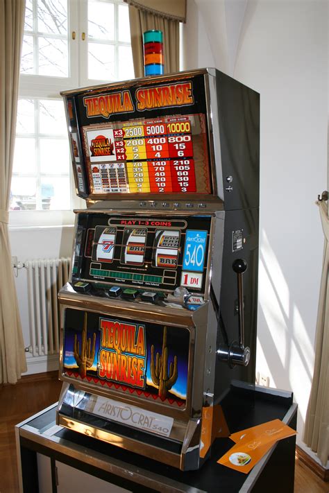 File:Slot Machine Tequila Sunrise.JPG - Wikimedia Commons