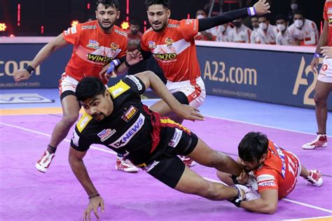 Pro Kabaddi League (PKL) 2021: Pawan Sehrawat shines as Bengaluru Bulls overcome Gujarat Giants ...