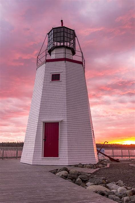 Pendlebury Lighthouse, St. Andrews, New Brunswick | Beautiful lighthouse, Lighthouse, Places