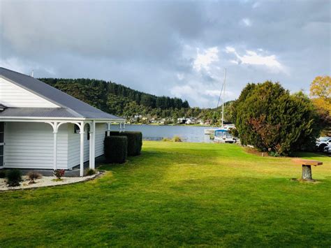 VR Rotorua Lake Resort - Nature & bubbles