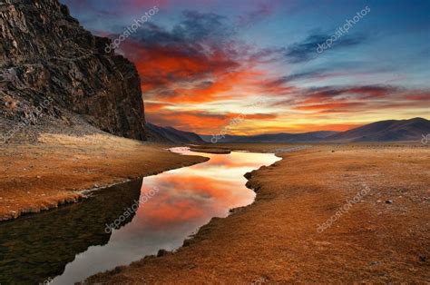 Daybreak in mongolian desert Stock Photo by ©muha04 1596388