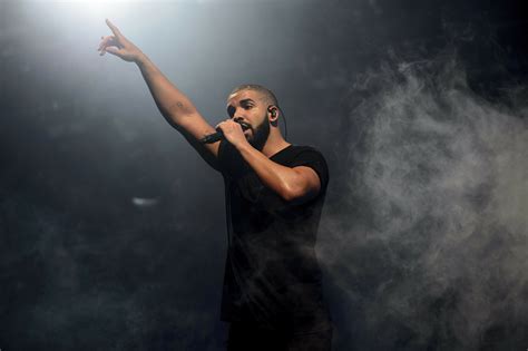 Drake has 7 of the Top 10 songs on Billboard Hot 100 chart | AP News