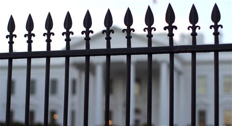 White House fence to get new spikes - POLITICO