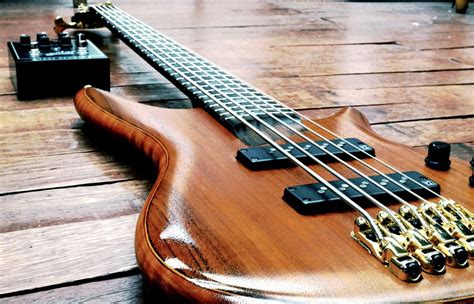 7 Best Bass Guitars Under $1000 in 2021(reviews)