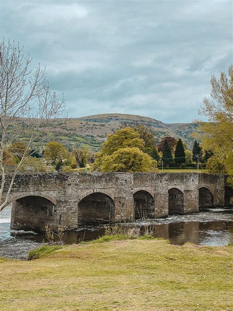 Crickhowell bridge how to visit the longest stone bridge in wales 2023 ...