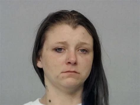 Woman arrested after driving stolen car at over 100 miles per hour on I-75