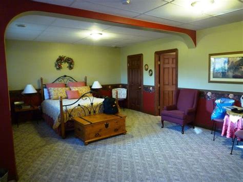 A LAKE SHORE BED AND BREAKFAST WELLNESS SPA - B&B Reviews (Brooks, Alberta)