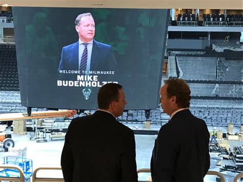 WATCH: New Bucks coach Mike Budenholzer arrives in Milwaukee