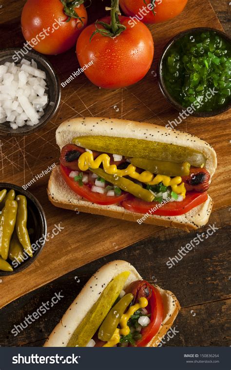 Chicago Style Hot Dog With Mustard, Pickle, Tomato, Relish And Onion Imagen de archivo (stock ...