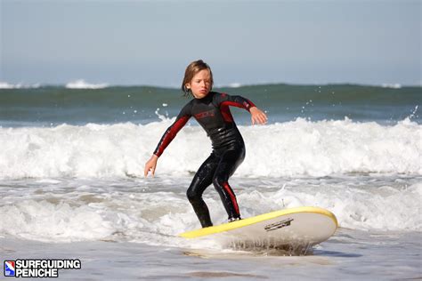 Surfing Kid - Surfguiding Peniche