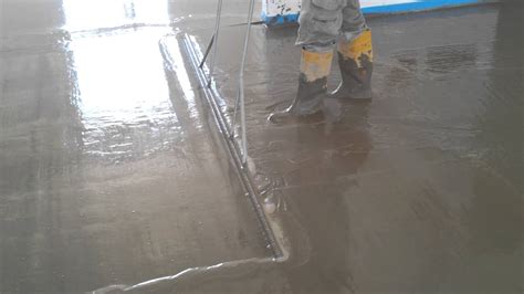 SELF-LEVELING CELLULAR CONCRETE SCREED AT MEDIUM DENSITY - YouTube