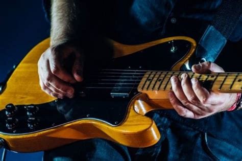 What is Tremolo Picking and How to Master It | Sharpens