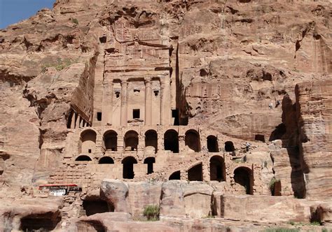 A guide to traveling in Petra, Jordan