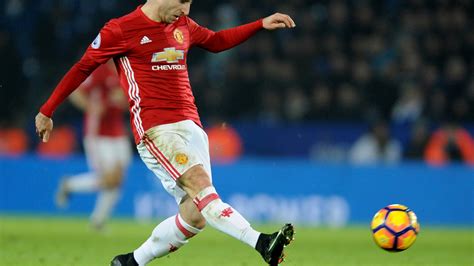 Mkhitaryan out to prove he can cut it in English soccer