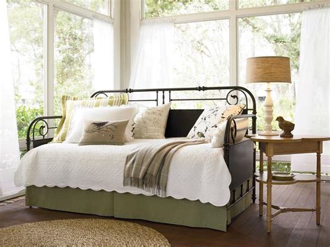 10 Dreamy Daybeds We Adore | HGTV