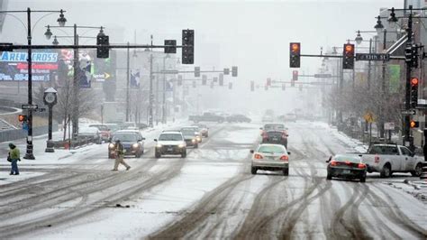 Streets become slick as snow blankets the KC area | The Kansas City Star