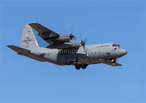 Lockheed Martin C-130J Super Hercules Specs, Engines, Cockpit, and Price - Airplane Update